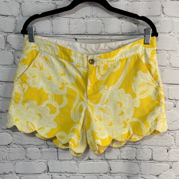 Lilly Pulitzer Pants - Lilly Pulitzer Yellow and White Scalloped Buttercup Shorts Size 8